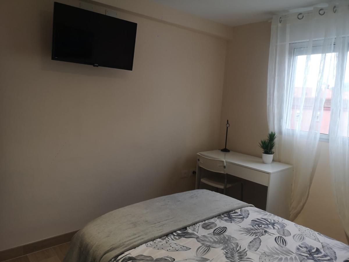 Hostal Mari En La Laguna, Alquiler Habitacion Privada En Hostal, 6 Habitaciones Cerca De La Universidad Y Aeropuerto Norte, 3 Banos Compartidos La Laguna  Exteriör bild