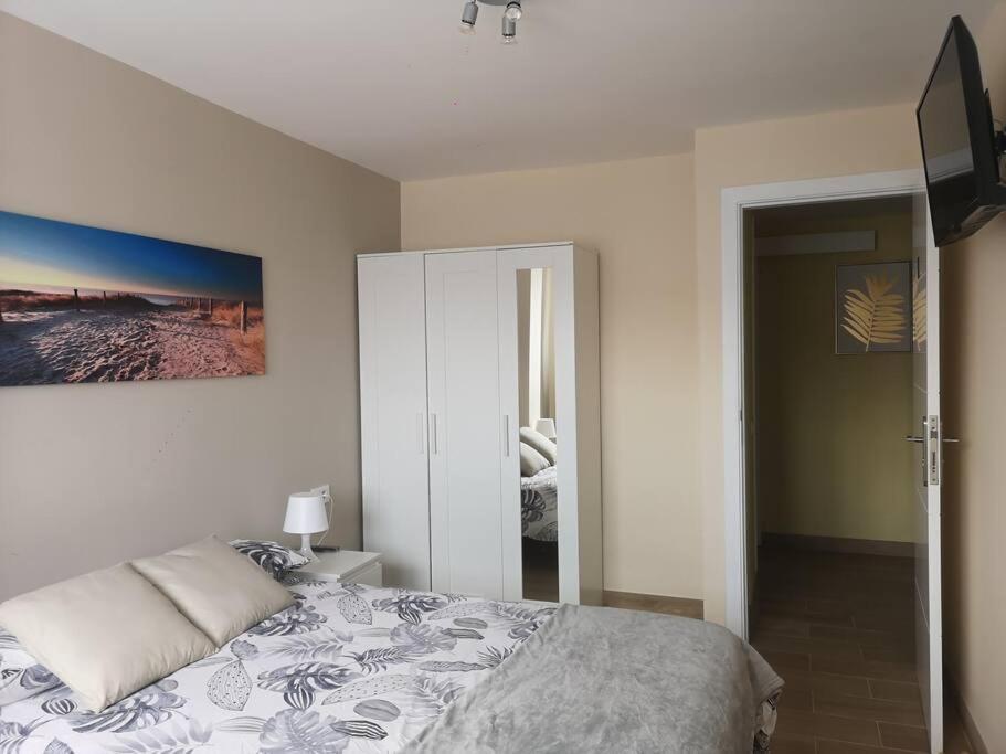 Hostal Mari En La Laguna, Alquiler Habitacion Privada En Hostal, 6 Habitaciones Cerca De La Universidad Y Aeropuerto Norte, 3 Banos Compartidos La Laguna  Exteriör bild